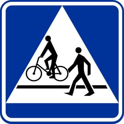 Znak informacyjny D-6b przejście dla pieszych i przejazd dla rowerzystów