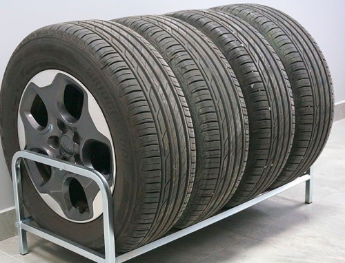 Stojak pionowy mini na 4 opony