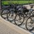 Stojak na rowery Toscana - zdjęcie realne - zastosowanie - kilka stanowisk.jpg
