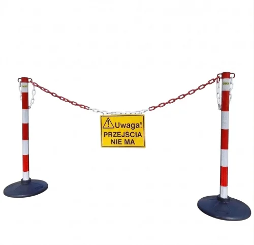 Słupki PCV z łańcuchem .jpg