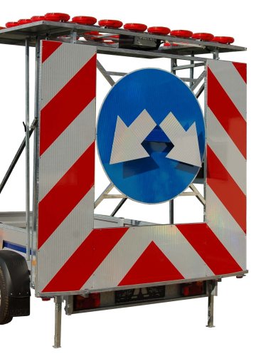 Przyczepa drogowa z tablicą U-26b