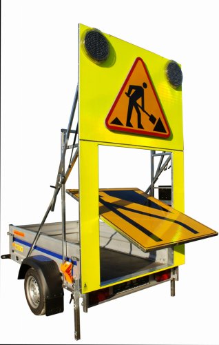 Tablica drogowa U-27 z przyczepą